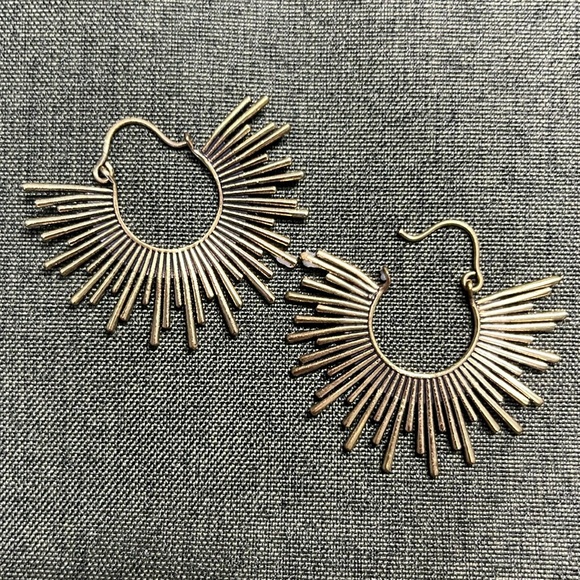 NWT Baizaar Starburst Hoop Earrings - Picture 1 of 1
